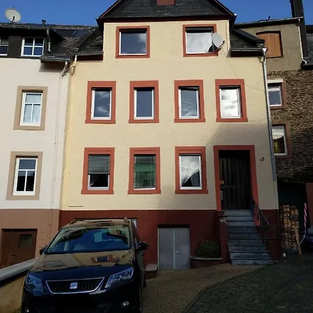 Hostel Monkey Factory - Mini Home-stay *