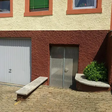 Monkey Factory - Mini Home-stay بيت شباب *
