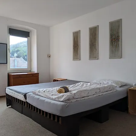 Monkey Factory - Mini Home-stay