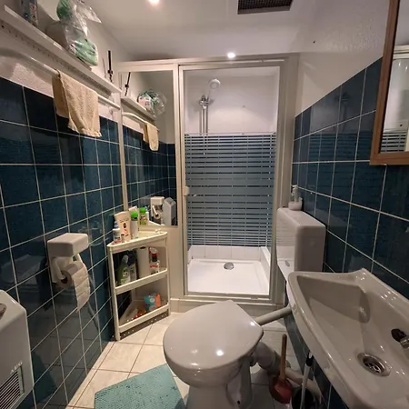 Monkey Factory - Mini Home-stay بيت شباب