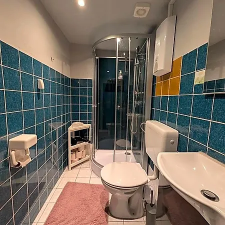 Monkey Factory - Mini Home-stay *