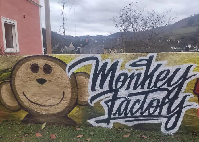 Vandrarhem Monkey Factory - Mini Home-stay Traben-Trarbach